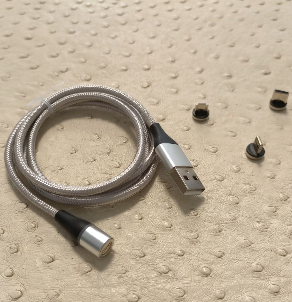 Cavo ricarica Magnetico con 3 adattatori